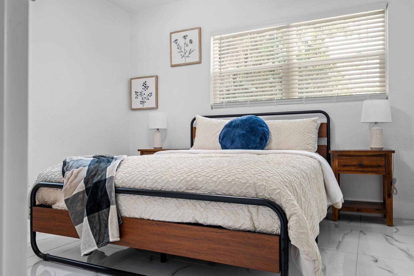 Image 19 of 31 For 3011 Douglas