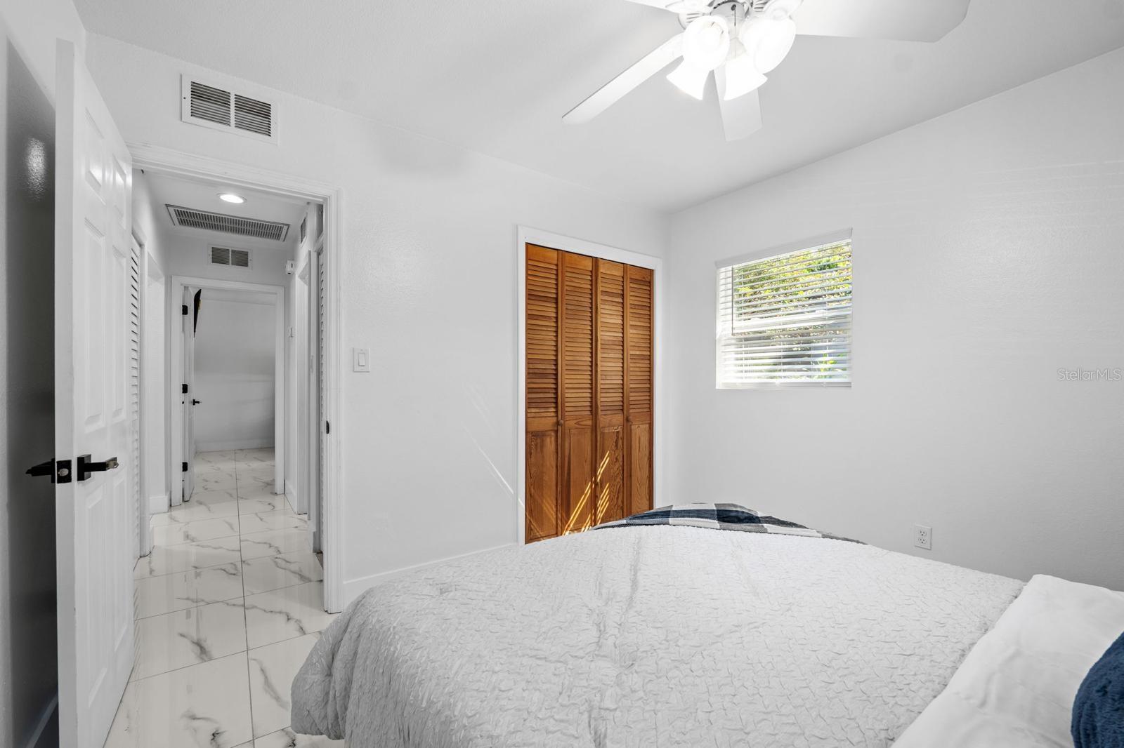 Image 21 of 31 For 3011 Douglas