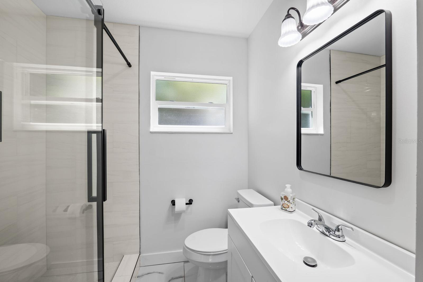 Image 22 of 31 For 3011 Douglas