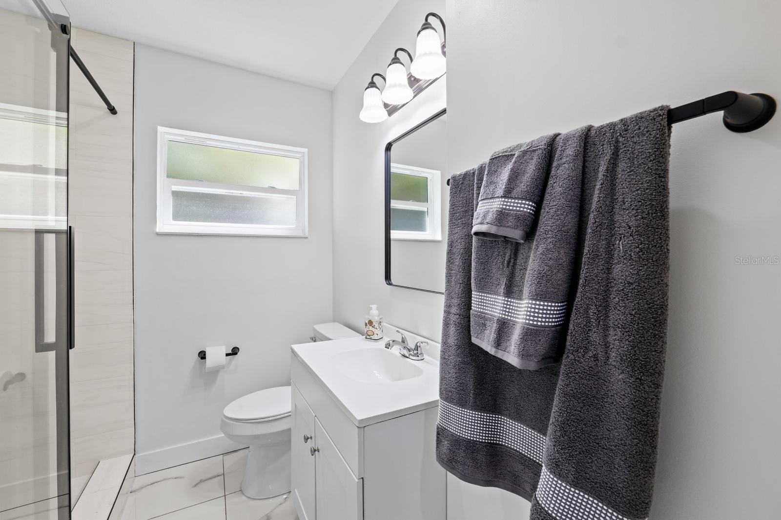 Image 23 of 31 For 3011 Douglas