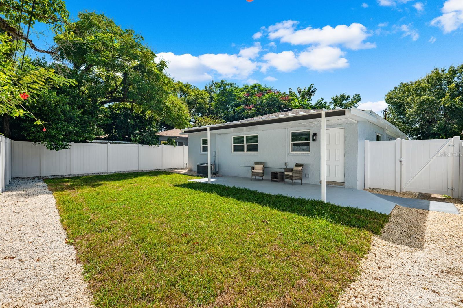 Image 28 of 31 For 3011 Douglas