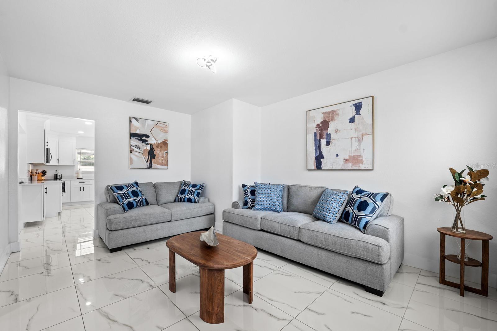 Image 5 of 31 For 3011 Douglas