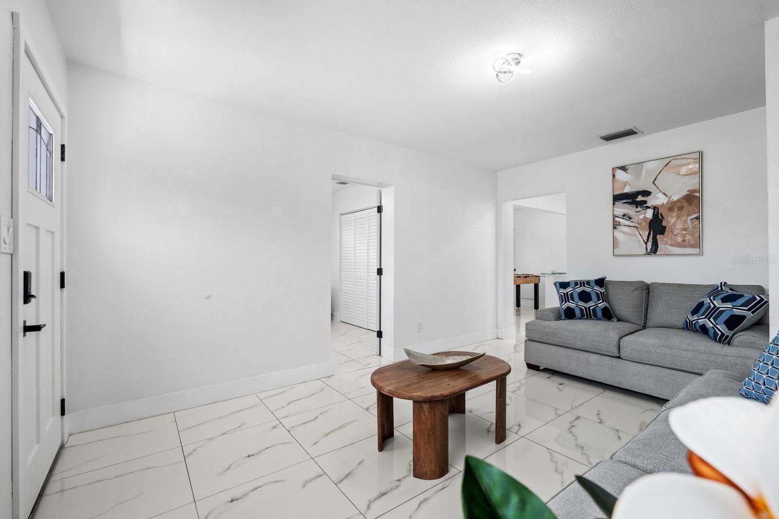 Image 6 of 31 For 3011 Douglas