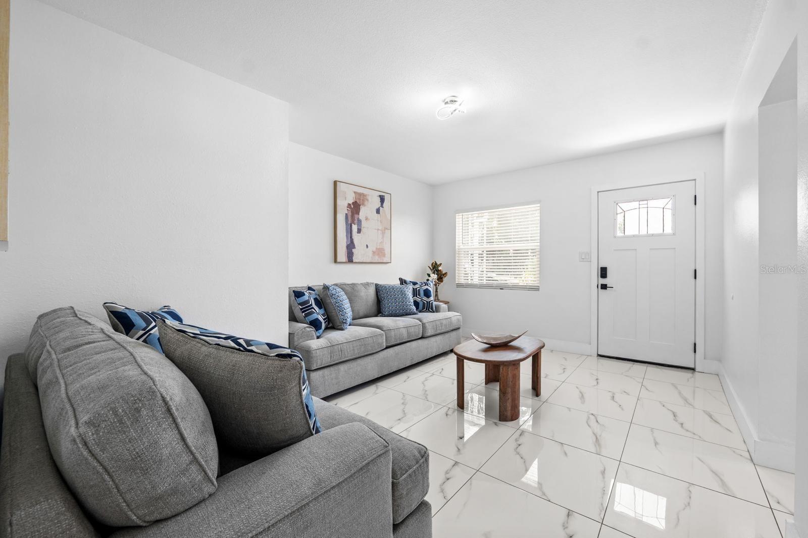 Image 7 of 31 For 3011 Douglas