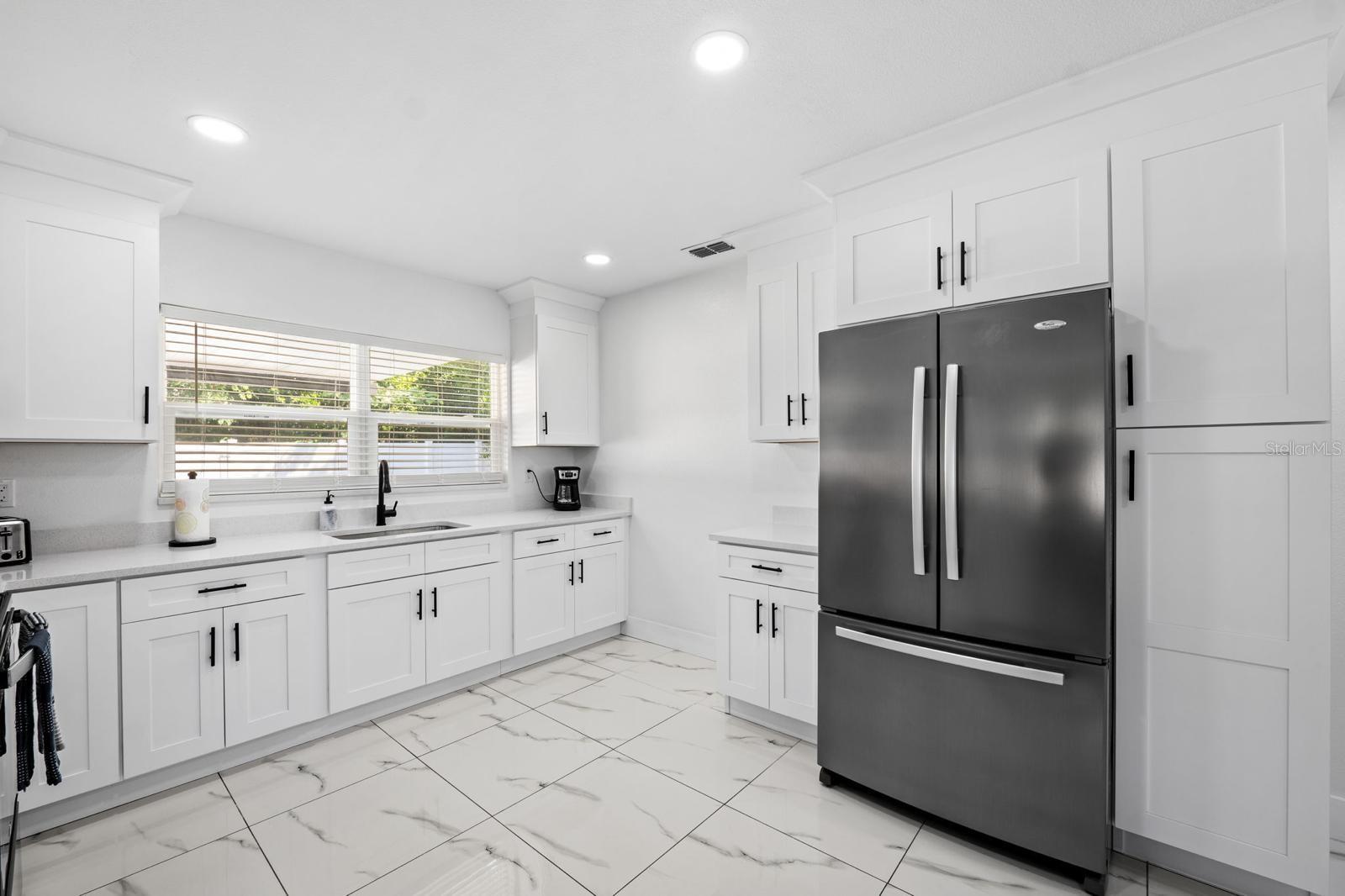 Image 9 of 31 For 3011 Douglas