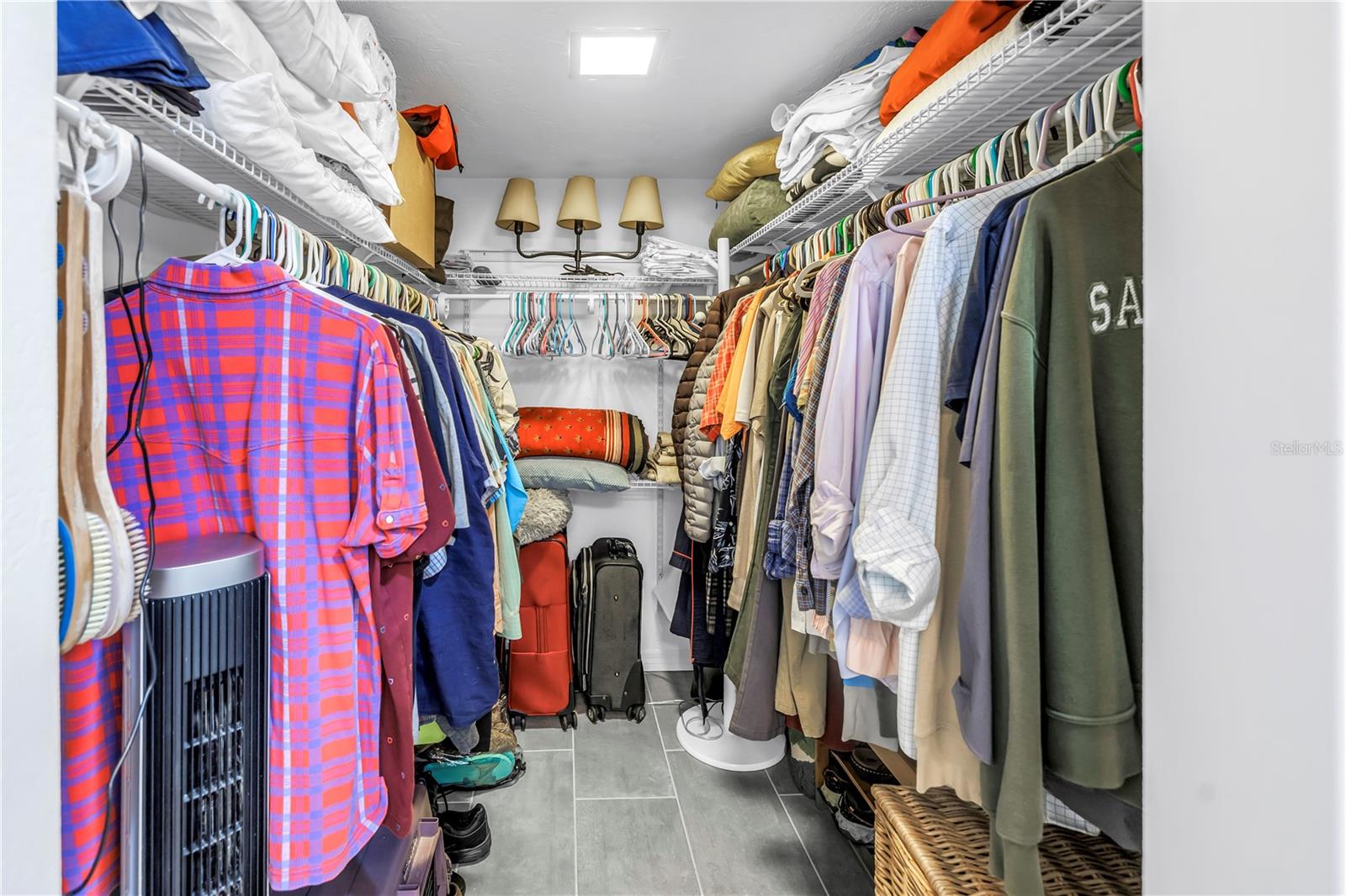 Image 21 of 32 For 4651 1st Street Ne 402