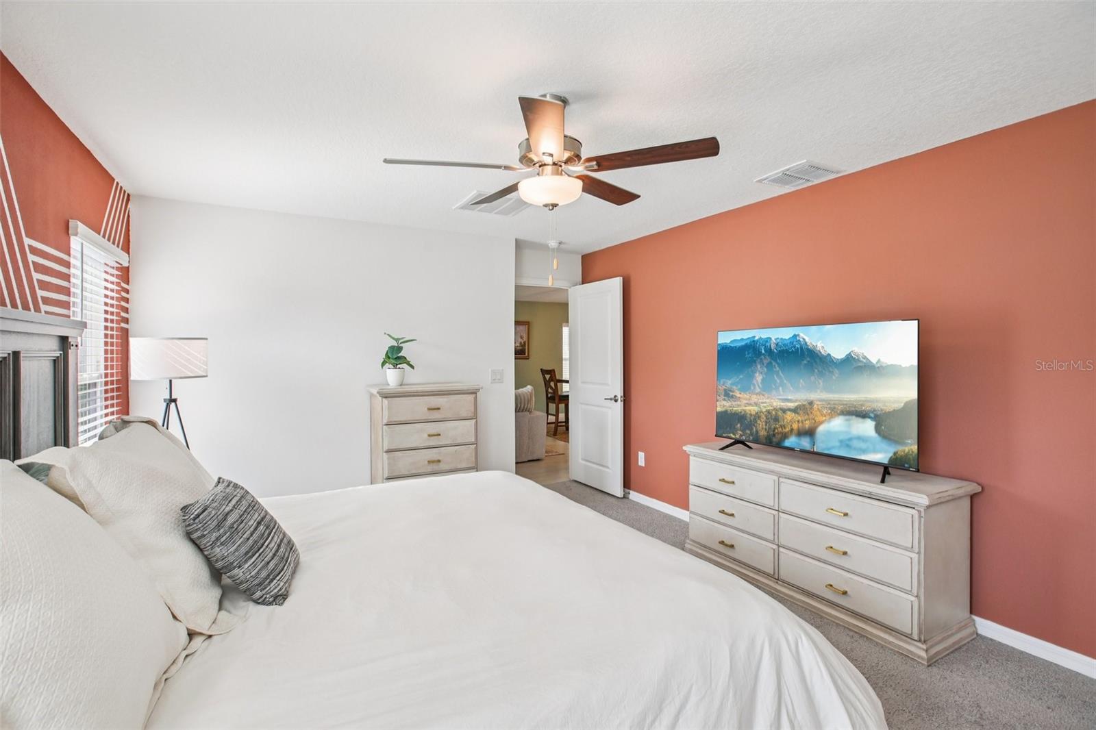 Image 19 of 44 For 22162 Nebula Way