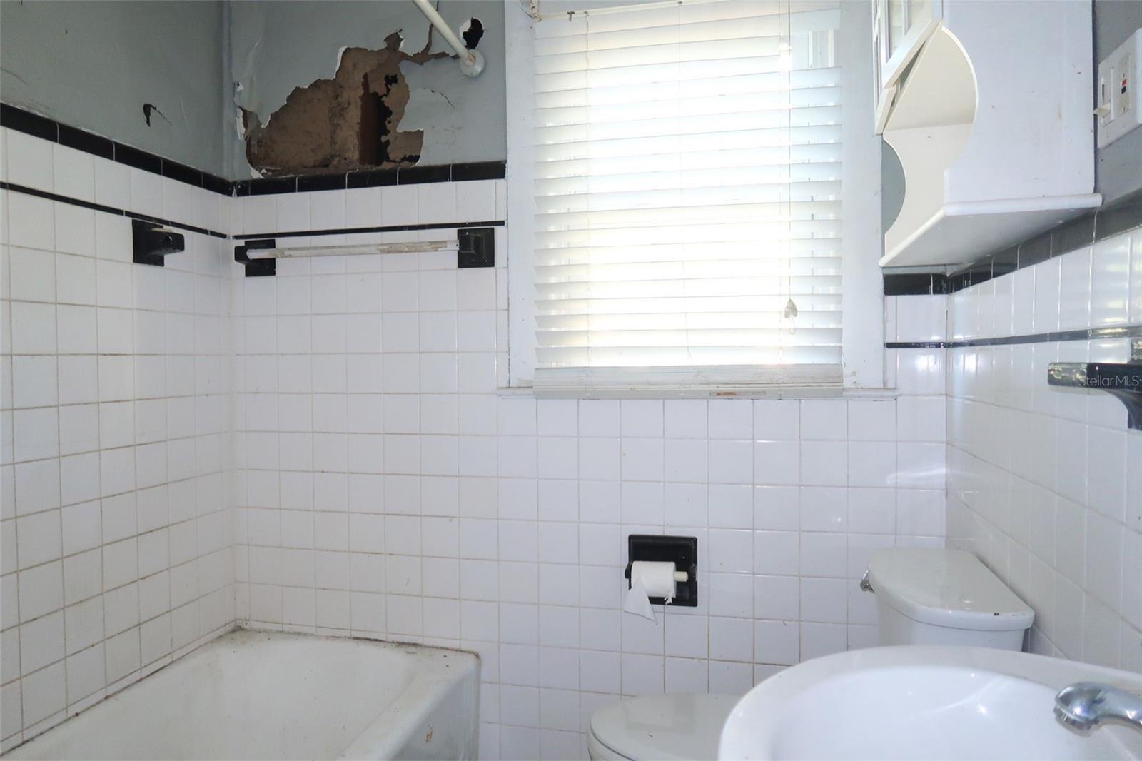 Image 13 of 13 For 215 Beverly Avenue