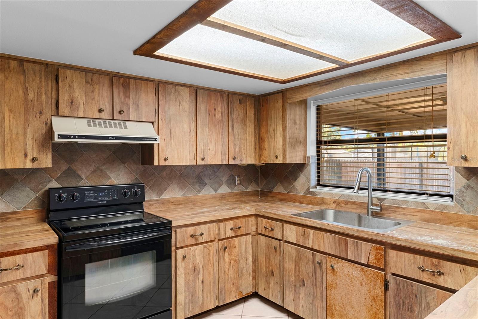 Image 14 of 38 For 5506 Bluejay Lane