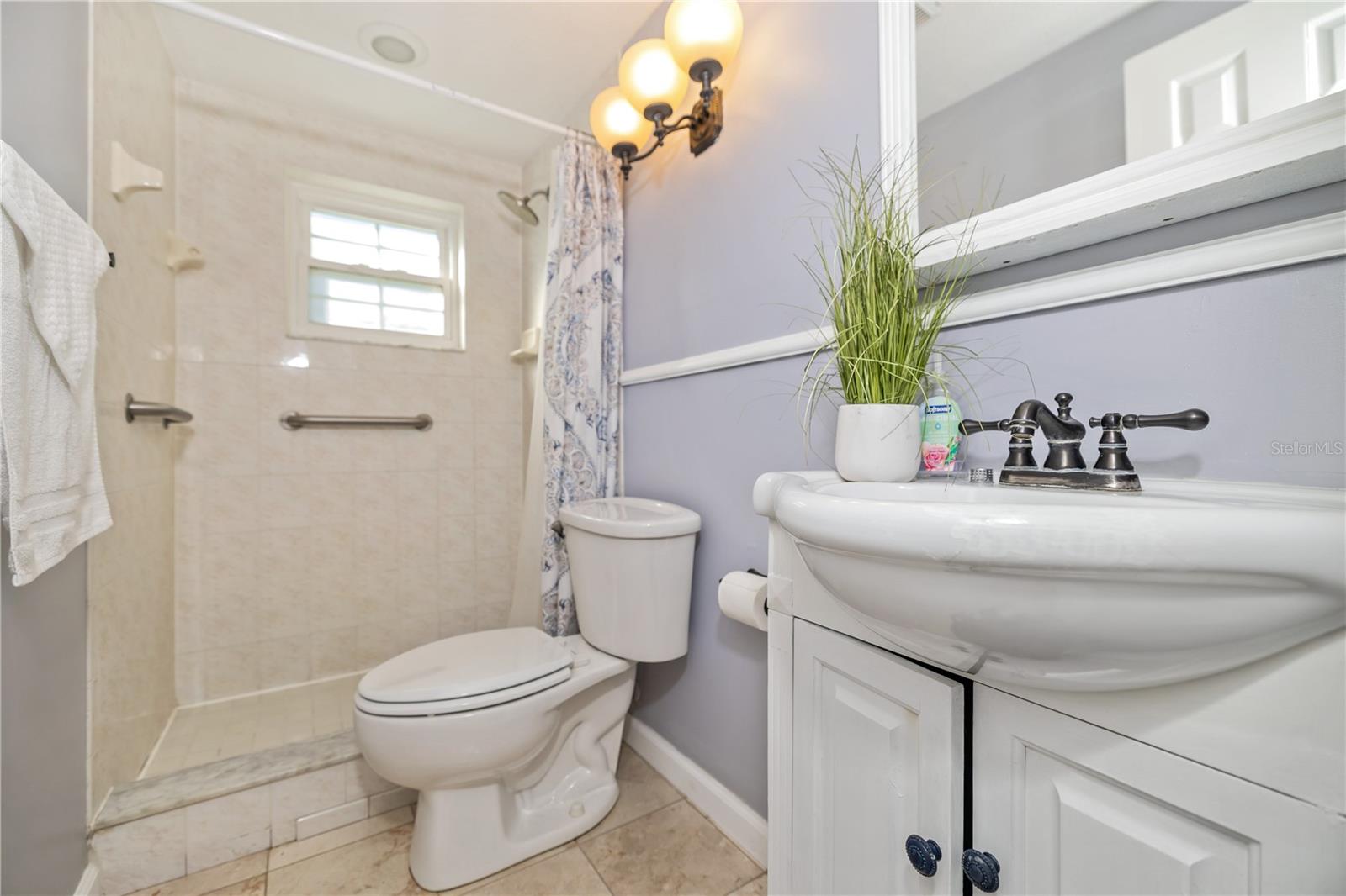 Listing photo id 12 for 7327 Heath Drive