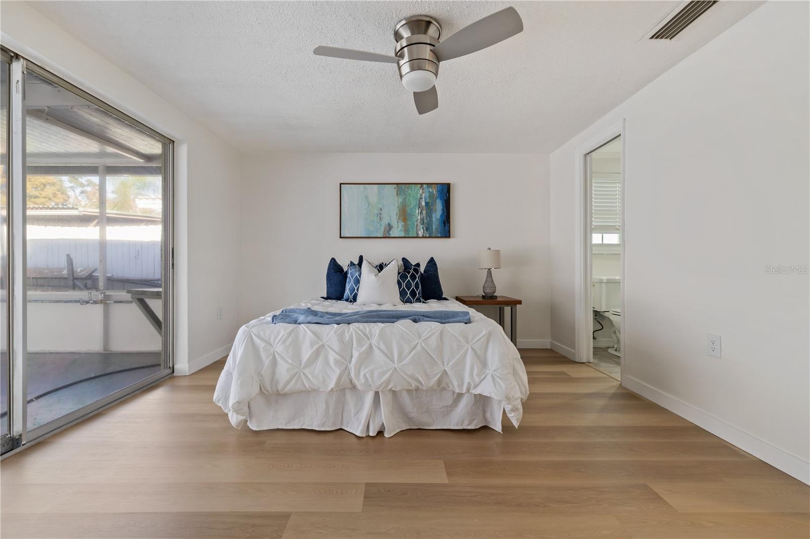 Listing photo id 14 for 7327 Heath Drive