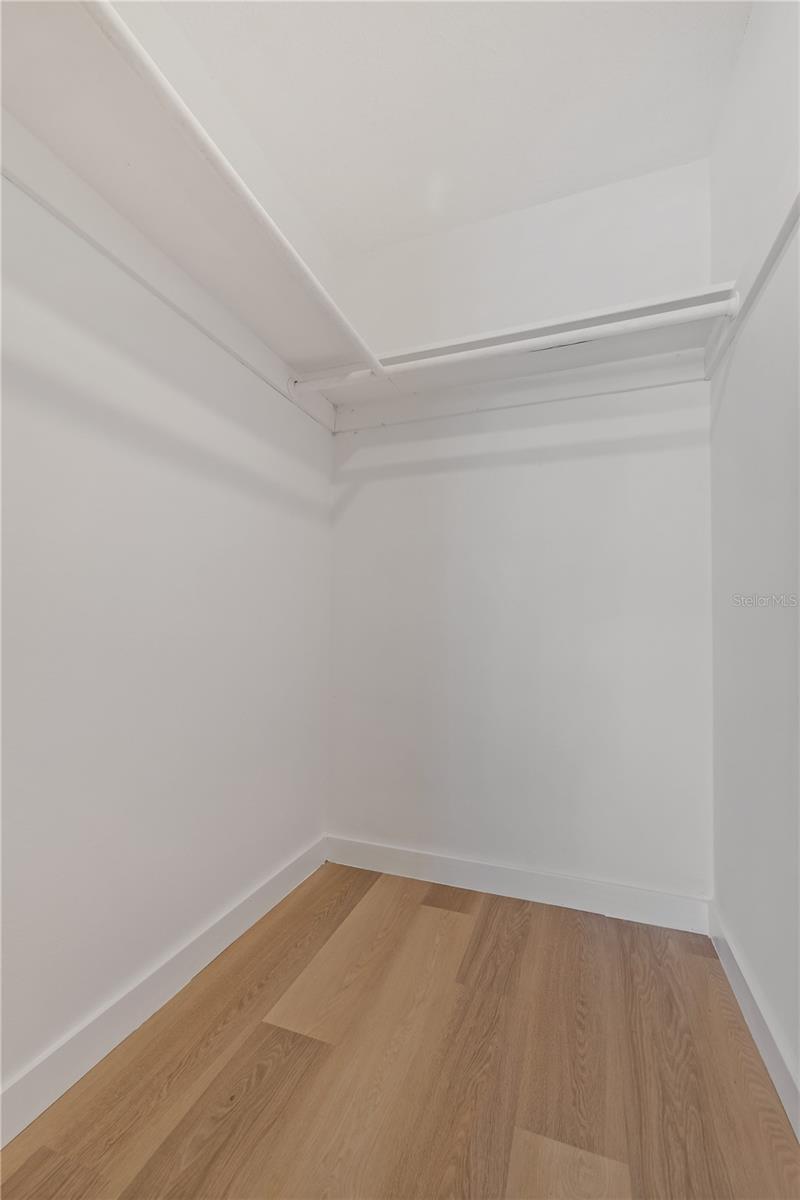 Listing photo id 15 for 7327 Heath Drive