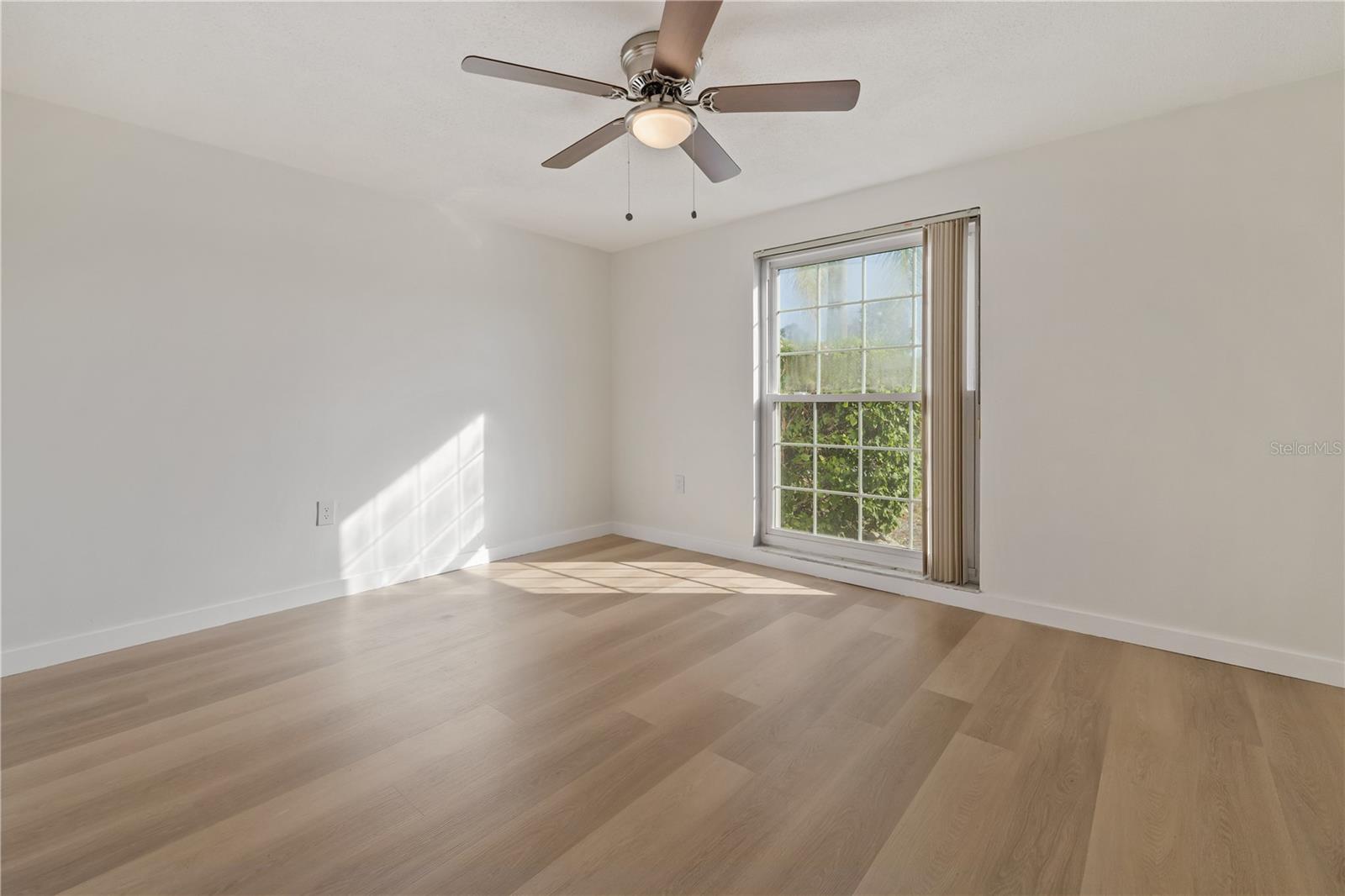 Listing photo id 19 for 7327 Heath Drive