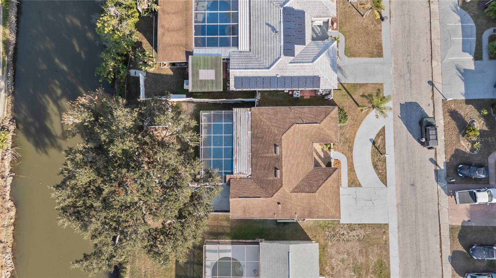 Listing photo id 37 for 7327 Heath Drive