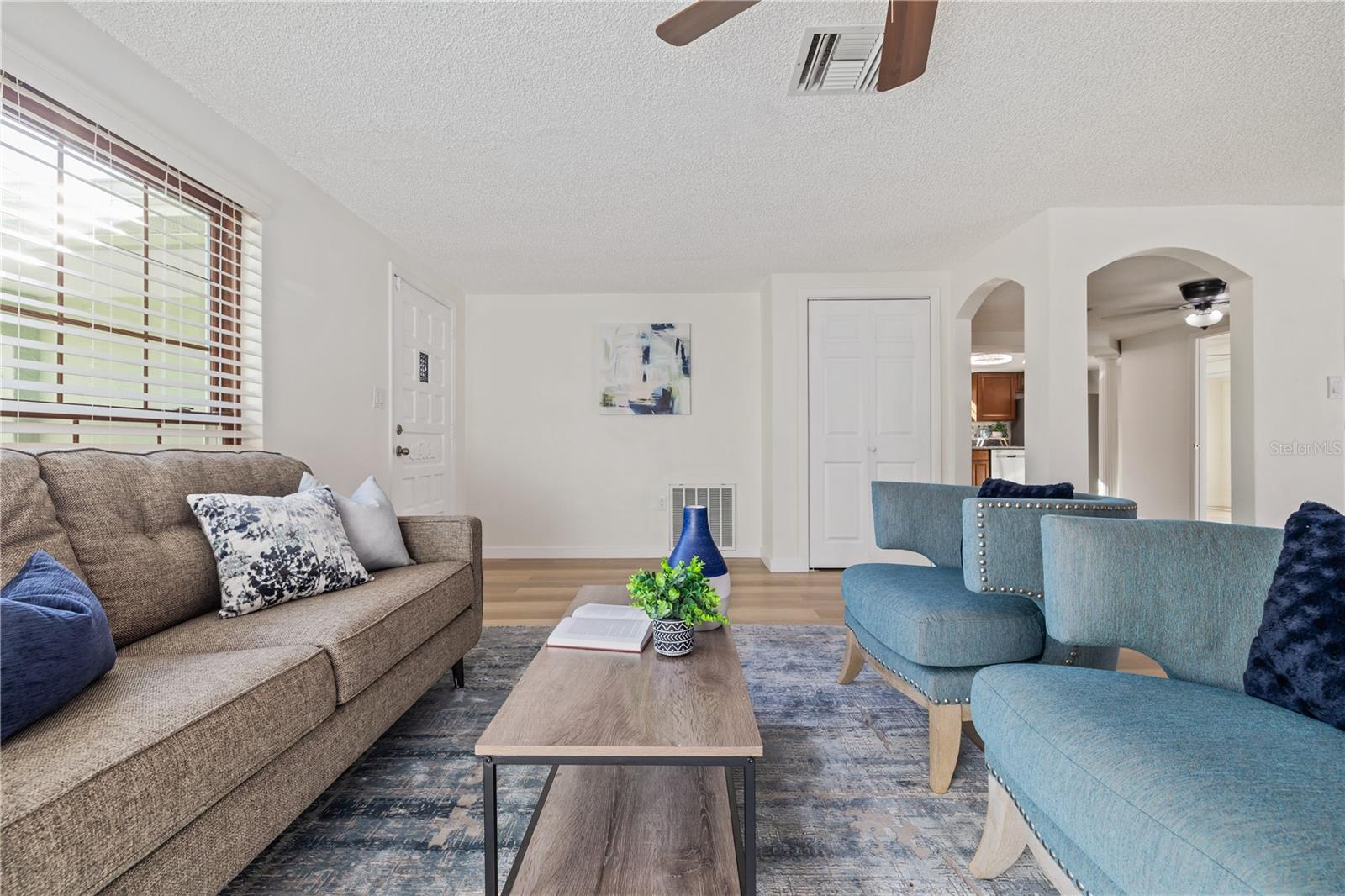 Listing photo id 4 for 7327 Heath Drive