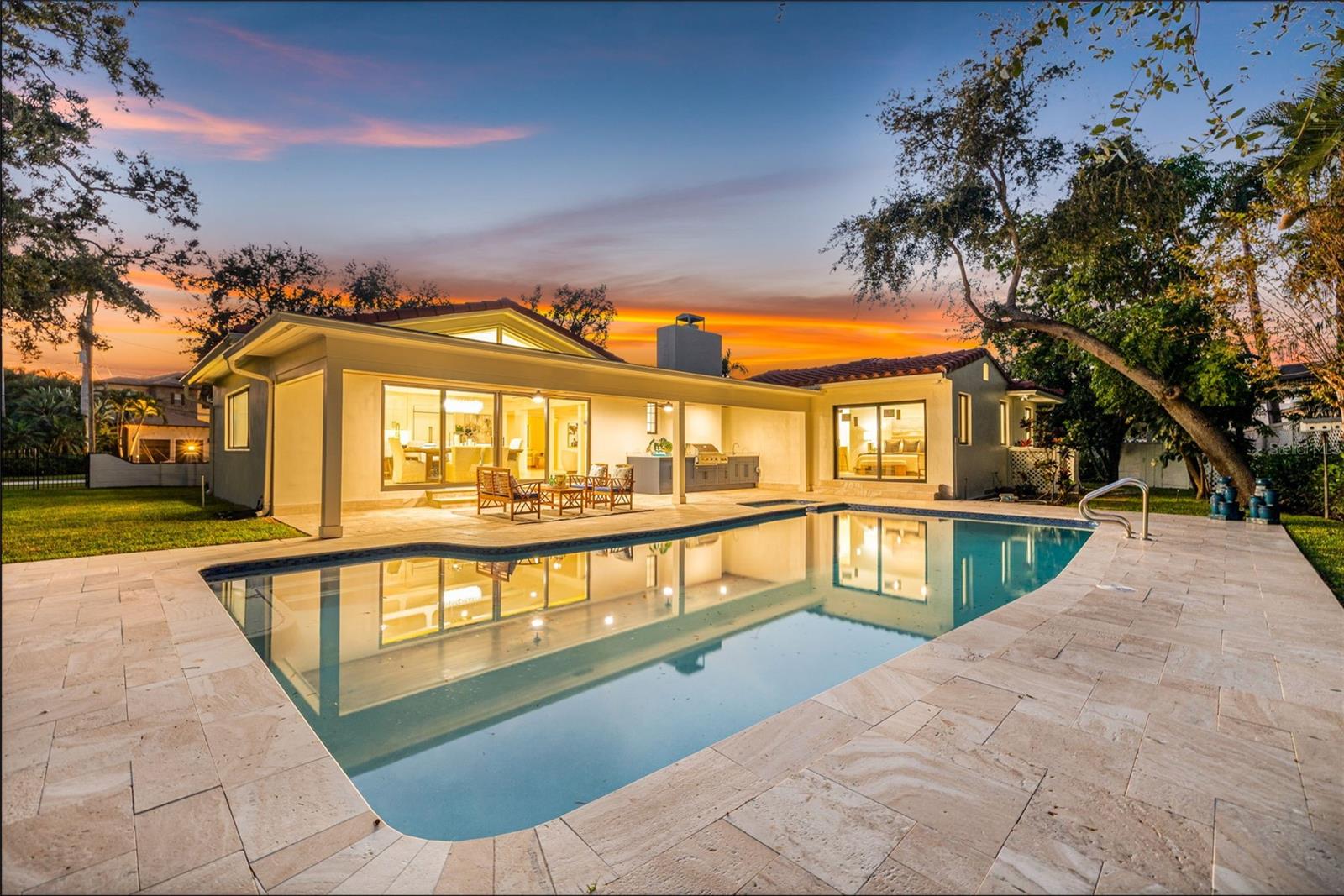 Image 3 of 75 For 1222 Brightwaters Boulevard Ne