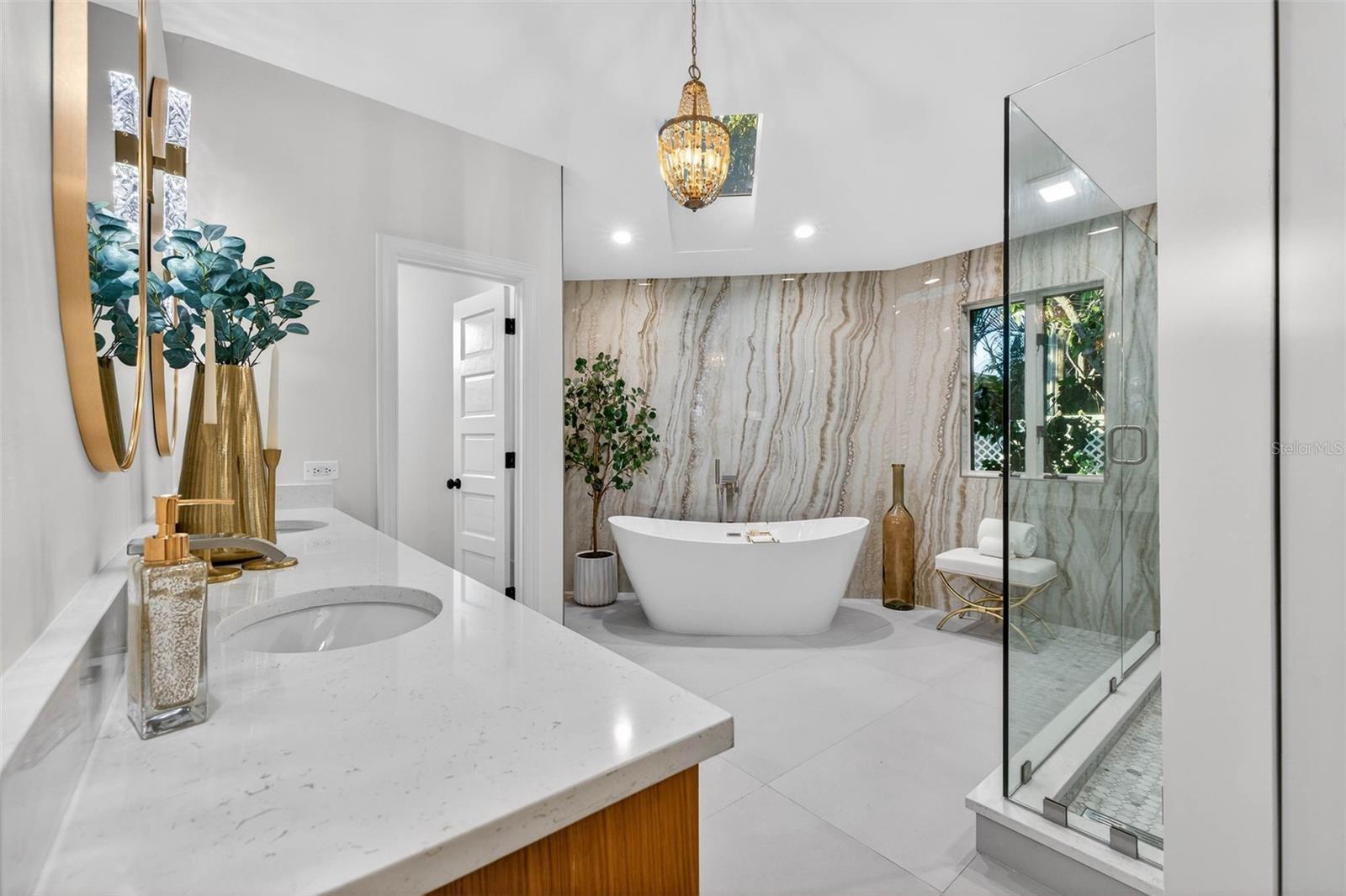 Image 32 of 75 For 1222 Brightwaters Boulevard Ne