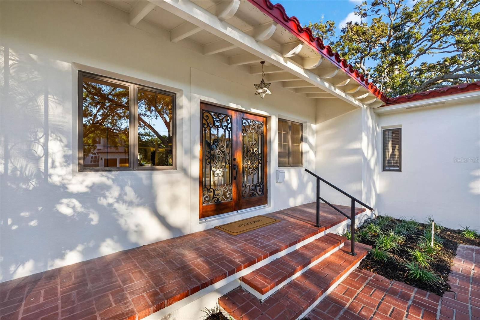 Image 4 of 75 For 1222 Brightwaters Boulevard Ne