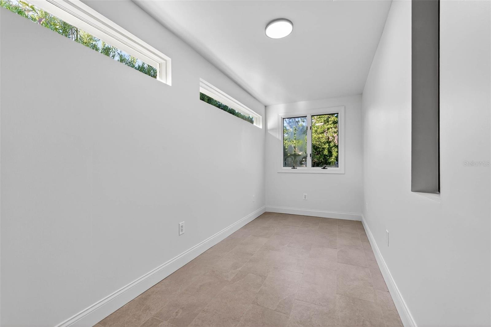 Image 49 of 75 For 1222 Brightwaters Boulevard Ne