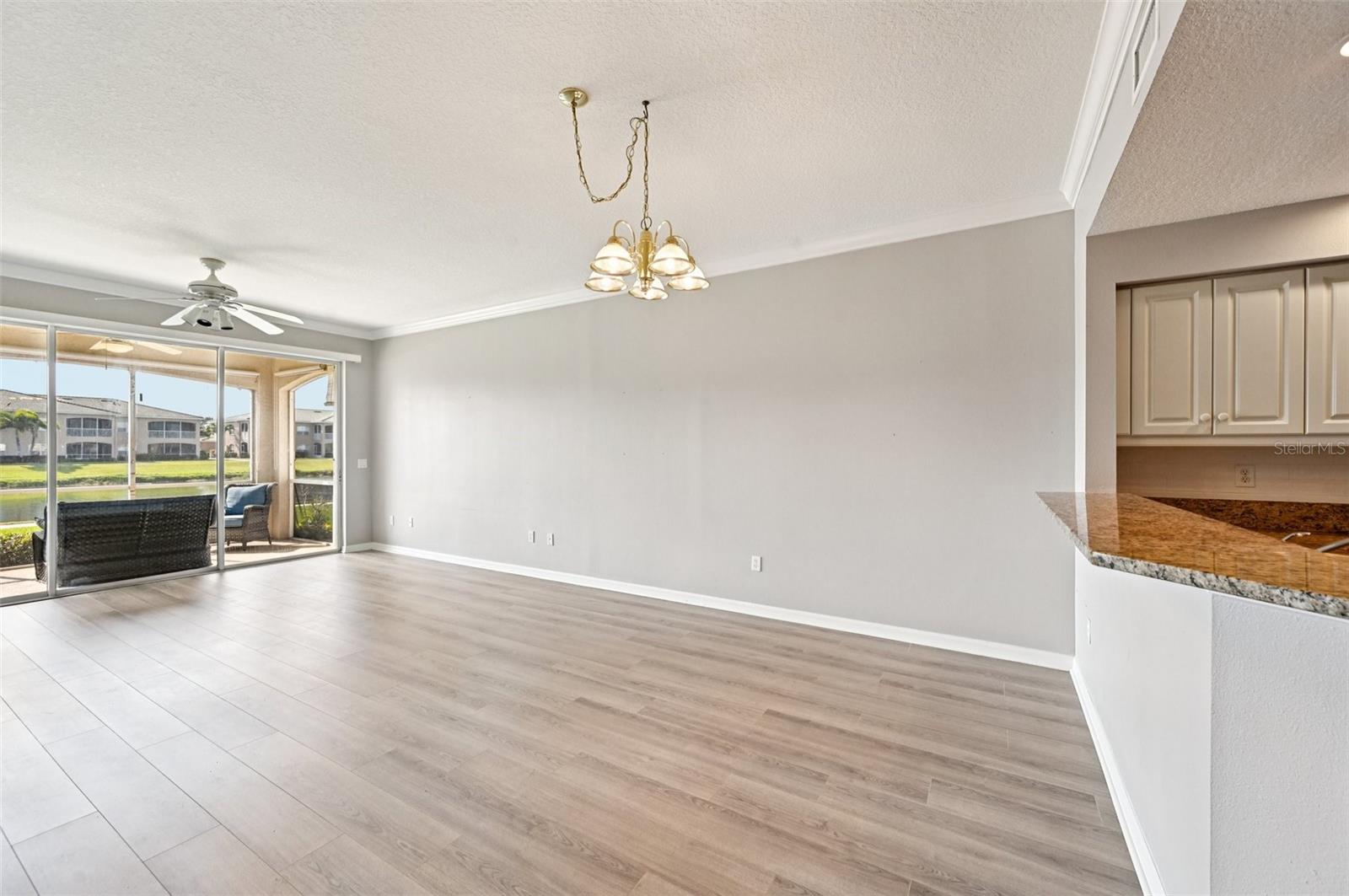 Image 11 of 63 For 6506 7th Avenue Circle W