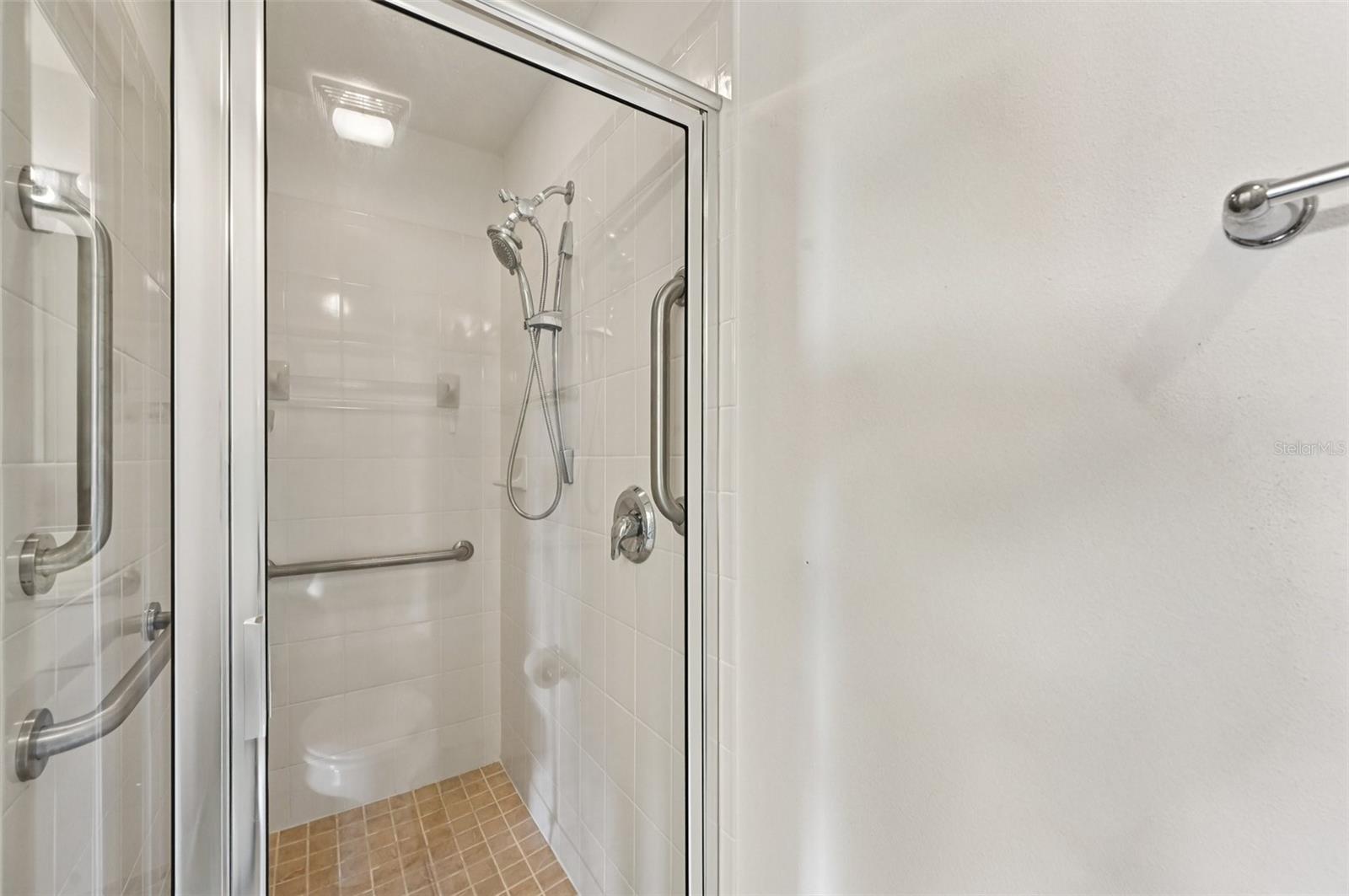 Image 23 of 63 For 6506 7th Avenue Circle W