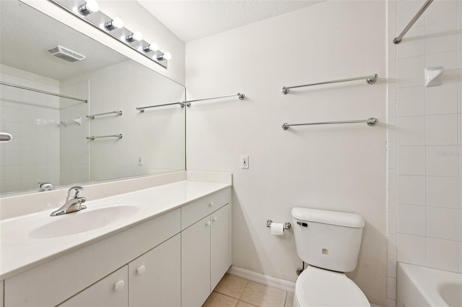 Image 28 of 63 For 6506 7th Avenue Circle W