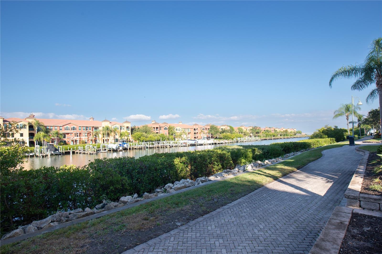 Listing photo id 11 for 2730 Via Tivoli  314b