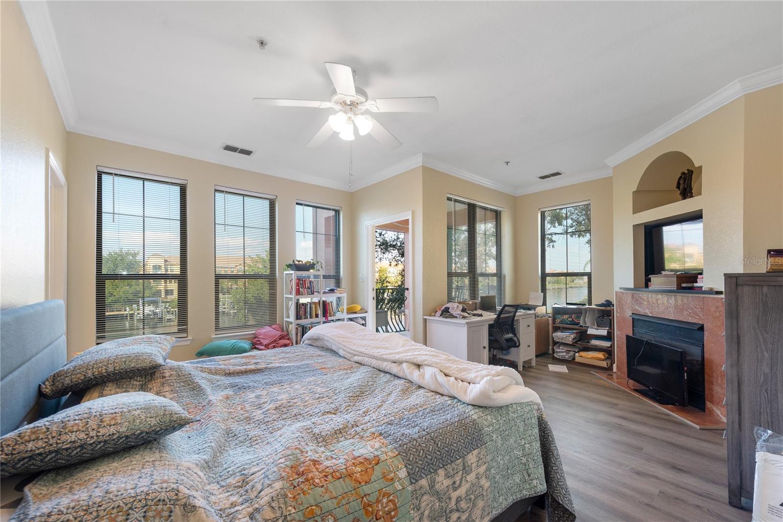 Listing photo id 25 for 2730 Via Tivoli  314b