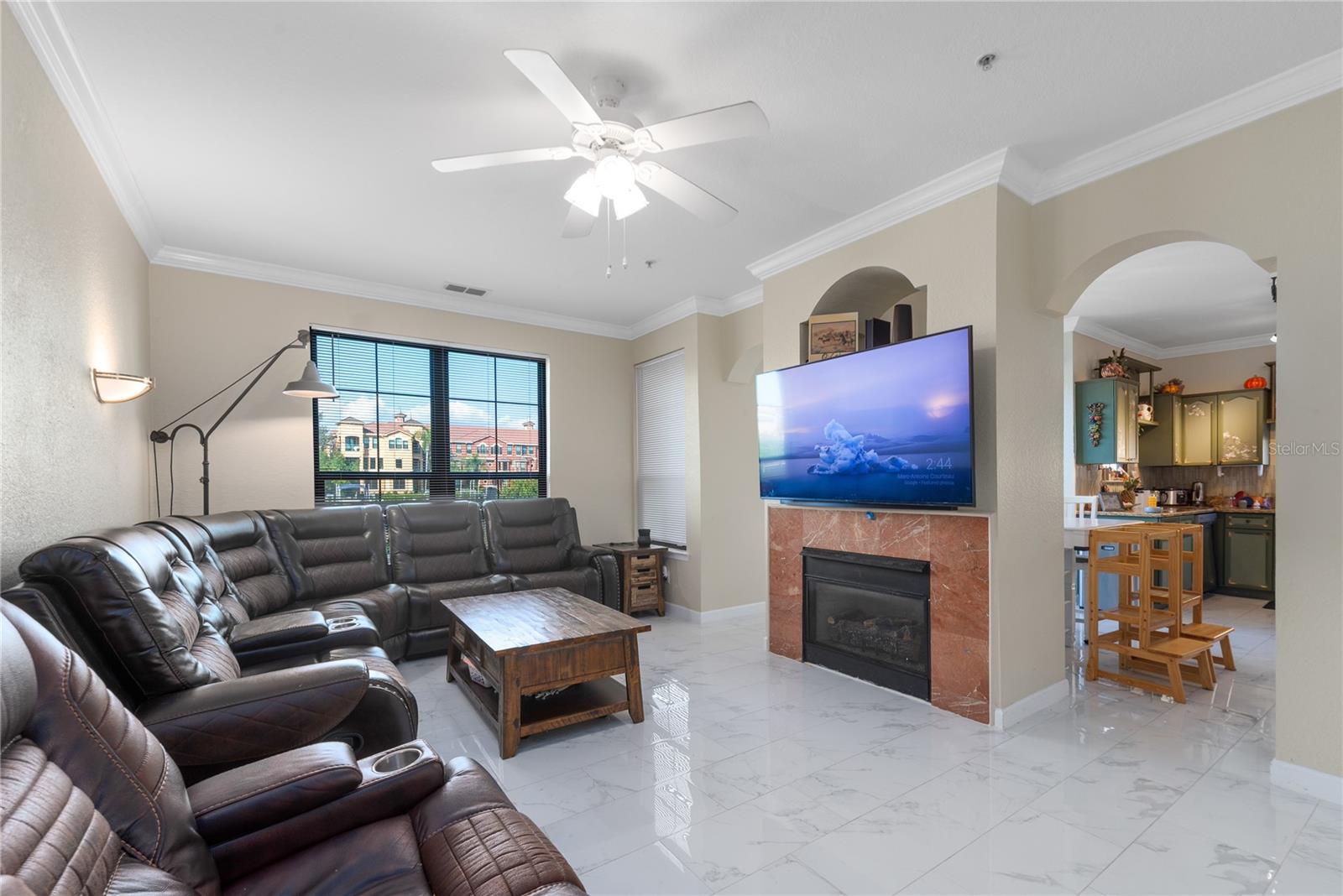 Listing photo id 6 for 2730 Via Tivoli  314b