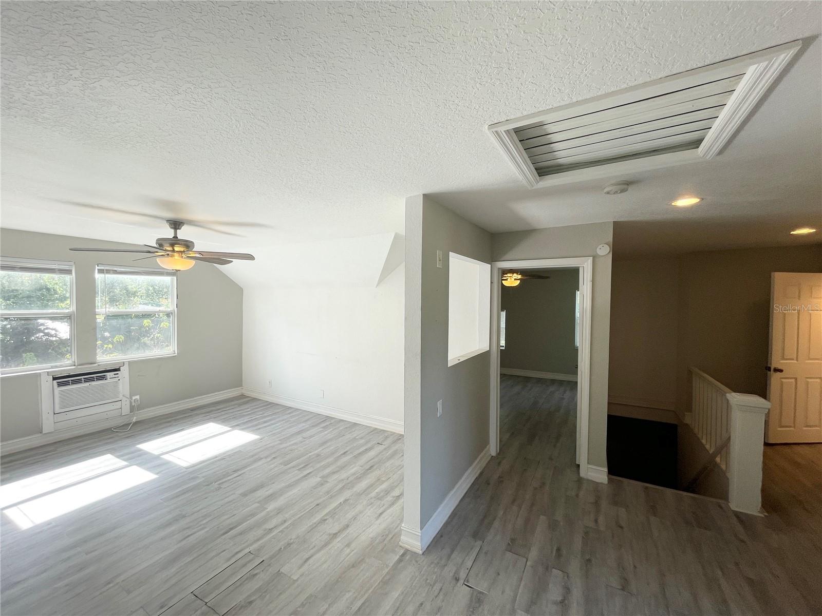 Image 8 of 16 For 2004 2nd Avenue E 3