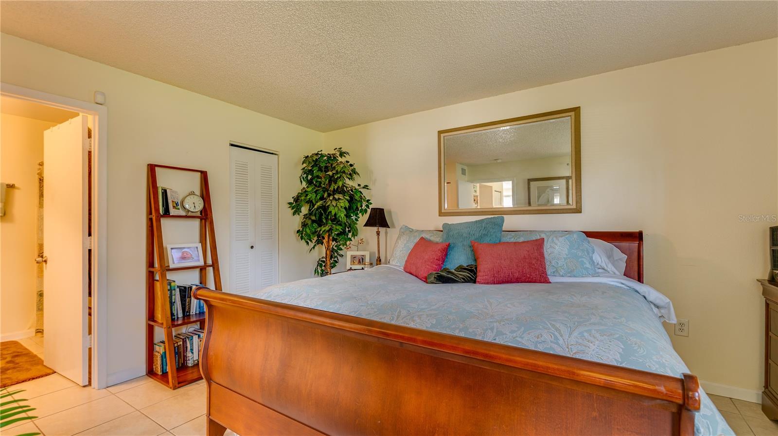 Image 19 of 29 For 3001 58th Avenue S 111