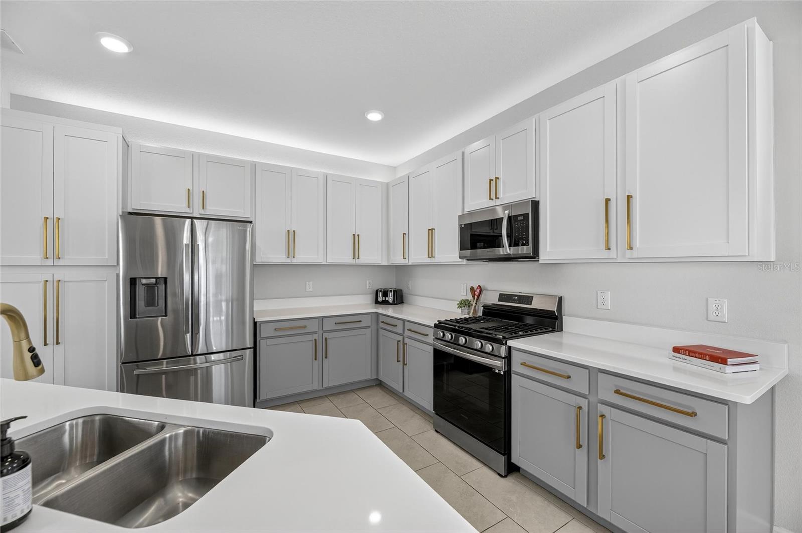 Image 5 of 45 For 324 Blackrock Lane