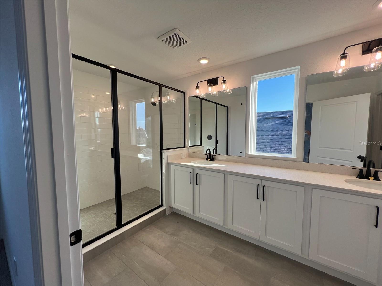 Image 31 of 38 For 2573 Broadwing Street