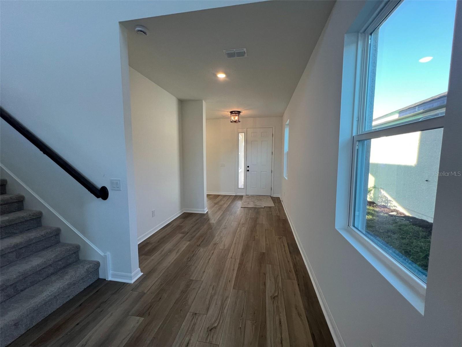 Image 6 of 38 For 2573 Broadwing Street