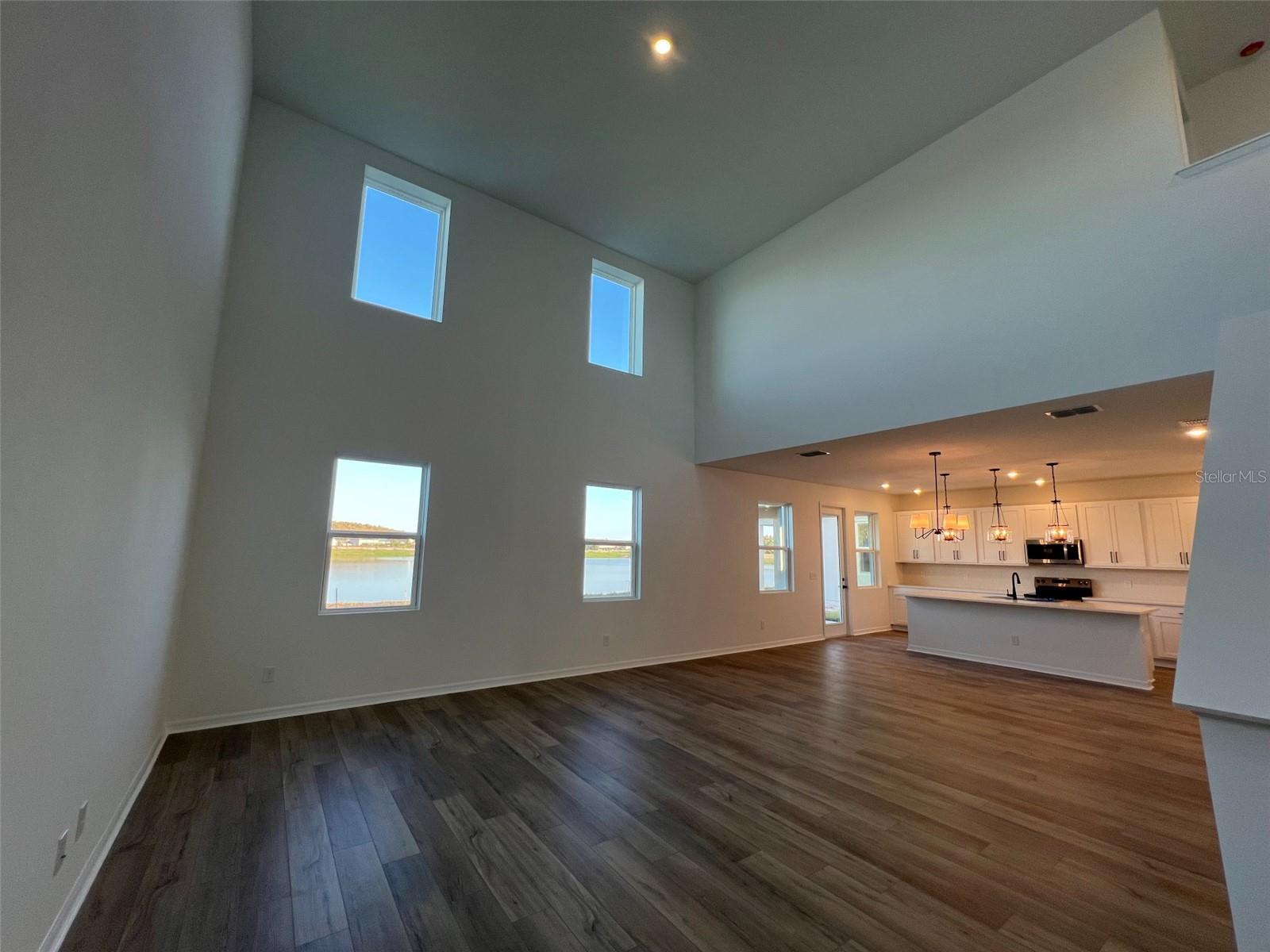 Image 9 of 38 For 2573 Broadwing Street