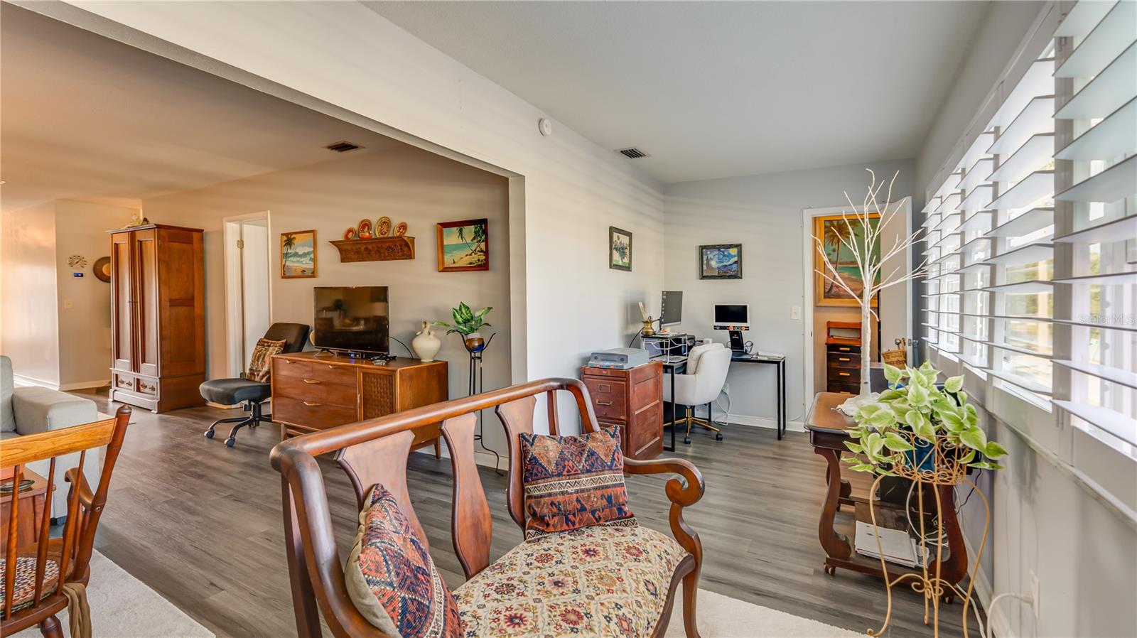 Image 13 of 31 For 3850 13th Avenue N 201