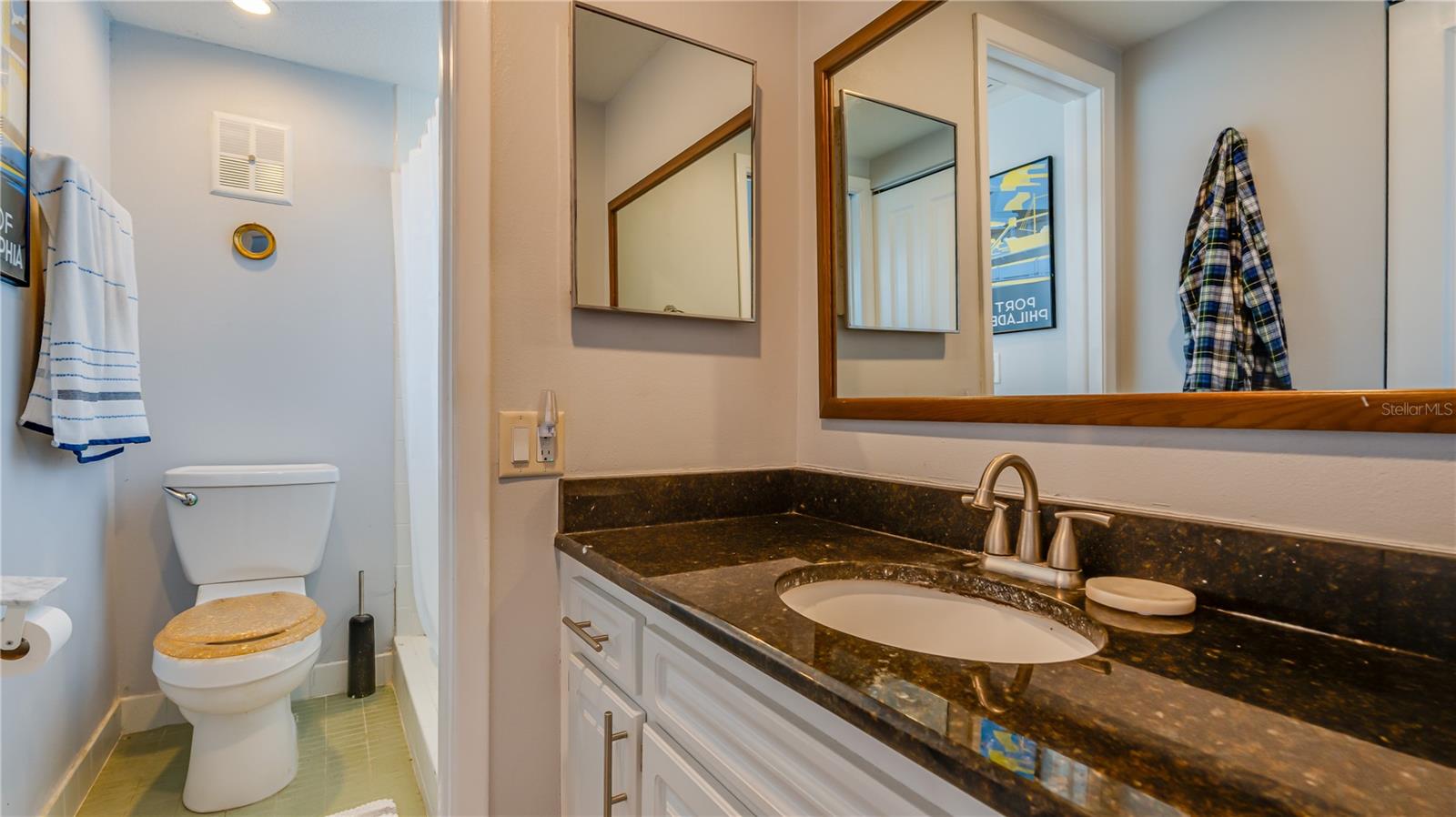 Image 22 of 31 For 3850 13th Avenue N 201