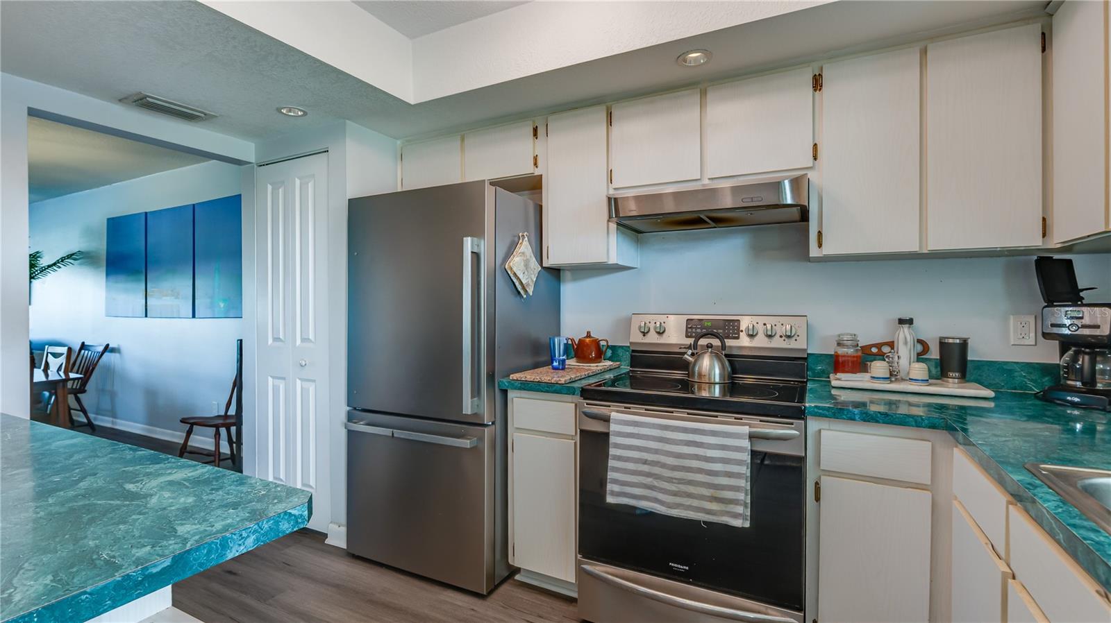 Image 6 of 31 For 3850 13th Avenue N 201