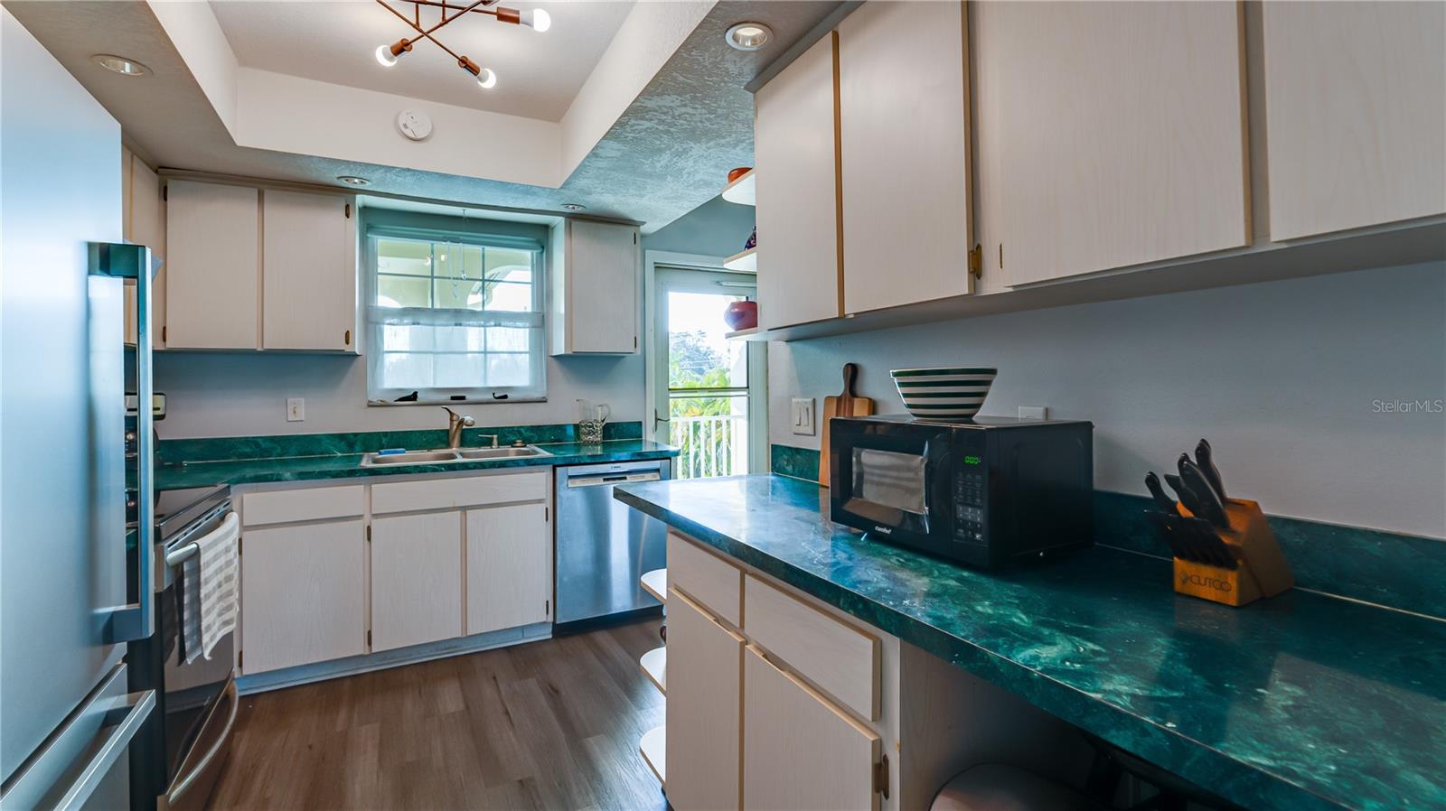 Image 8 of 31 For 3850 13th Avenue N 201