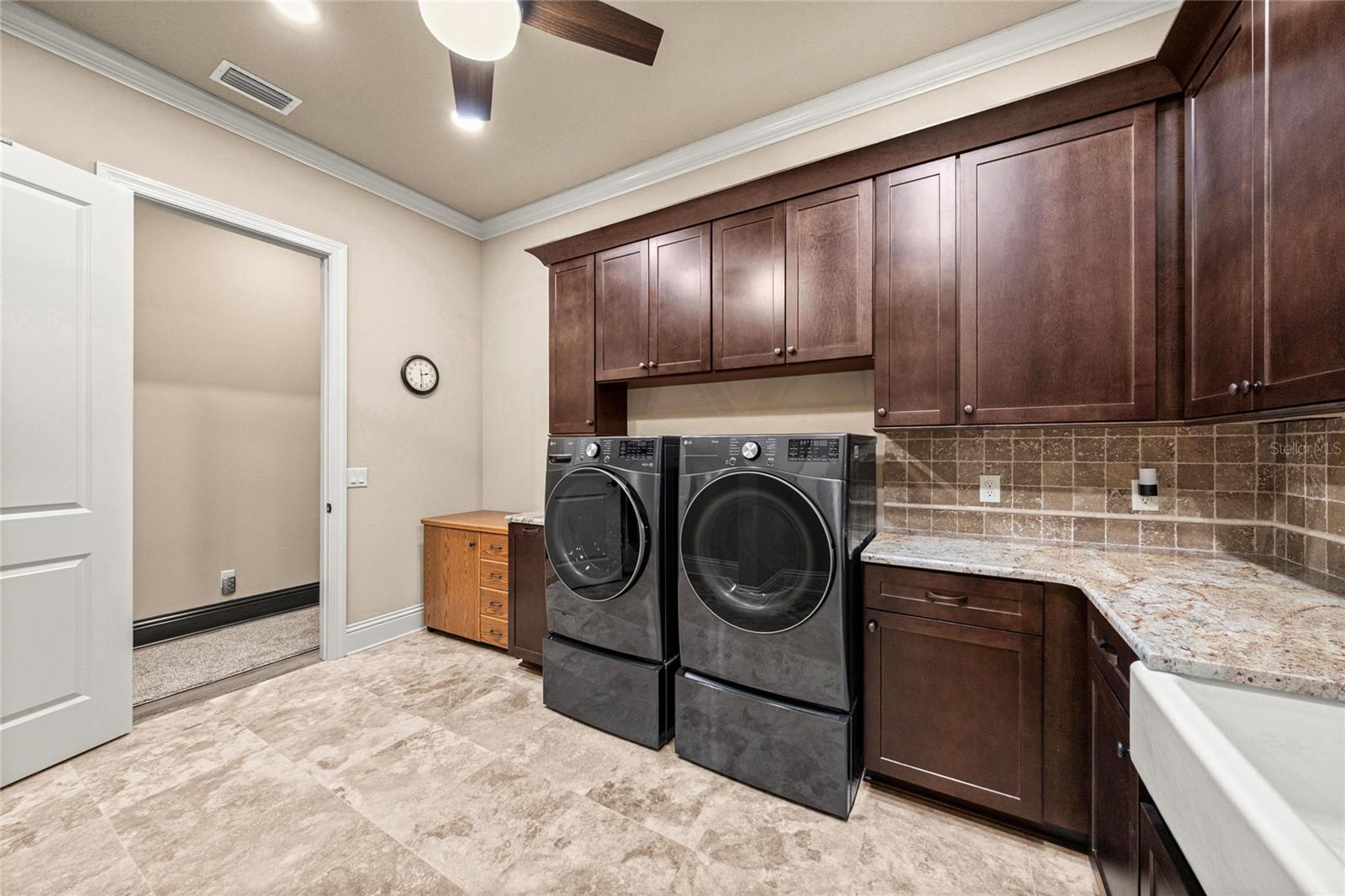 Image 40 of 53 For 1999 Buckmeadow Loop