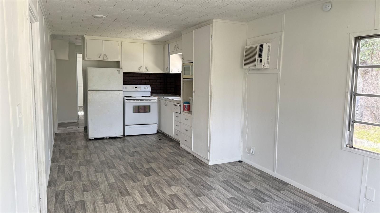 Image 16 of 35 For 4233 Gall Boulevard