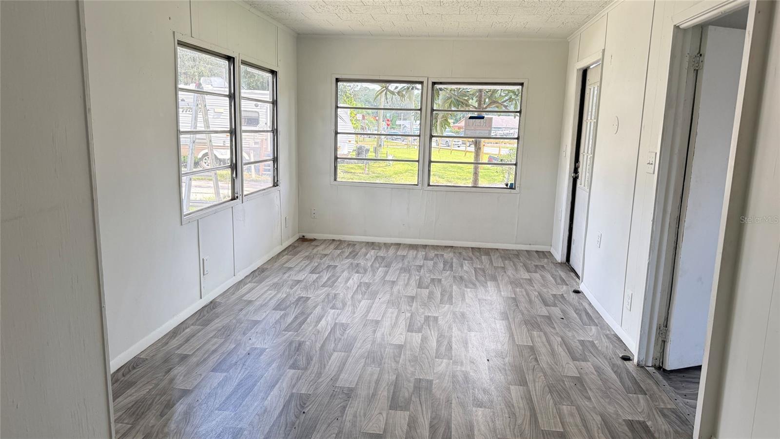 Image 17 of 35 For 4233 Gall Boulevard