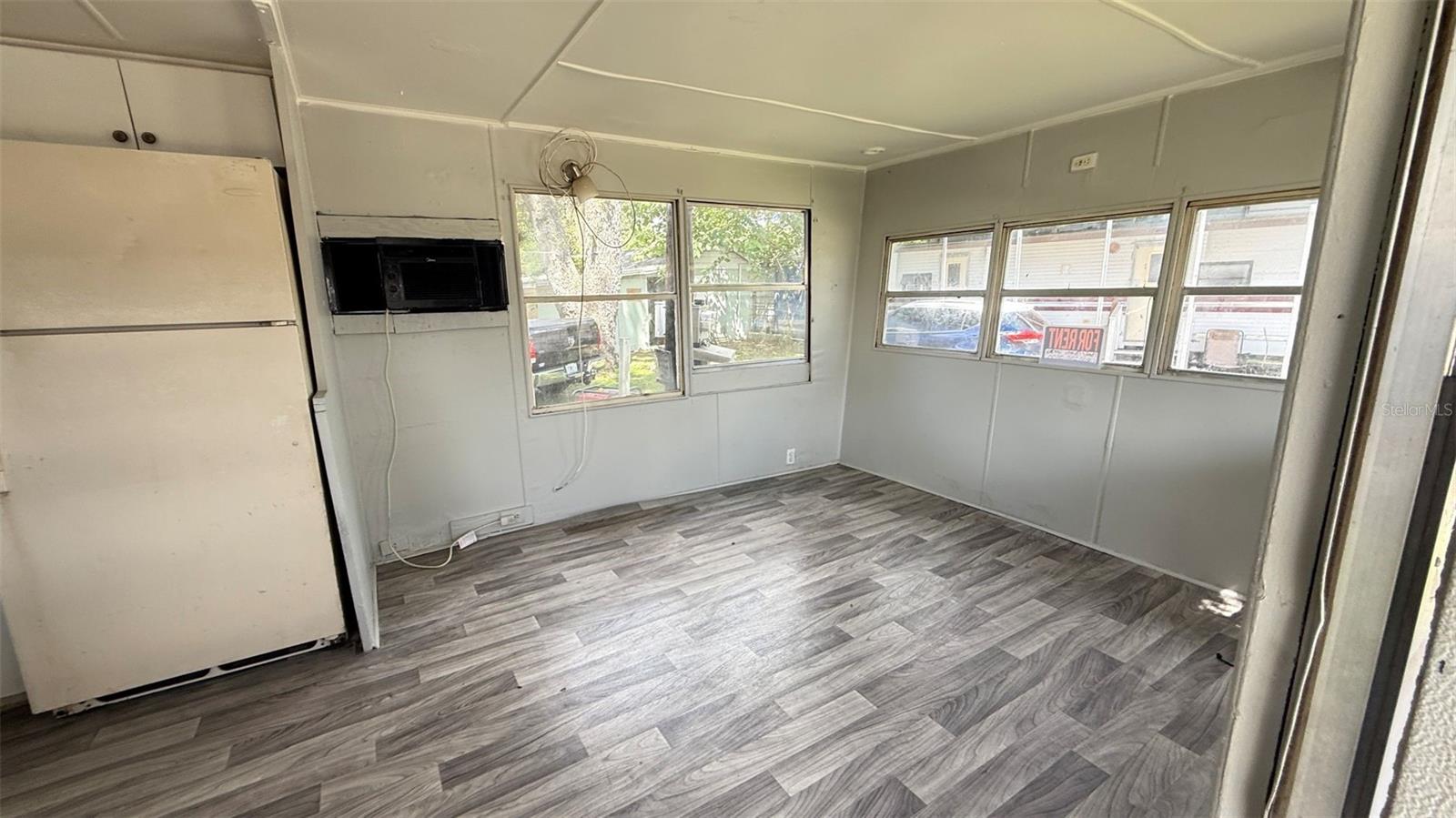 Image 20 of 35 For 4233 Gall Boulevard