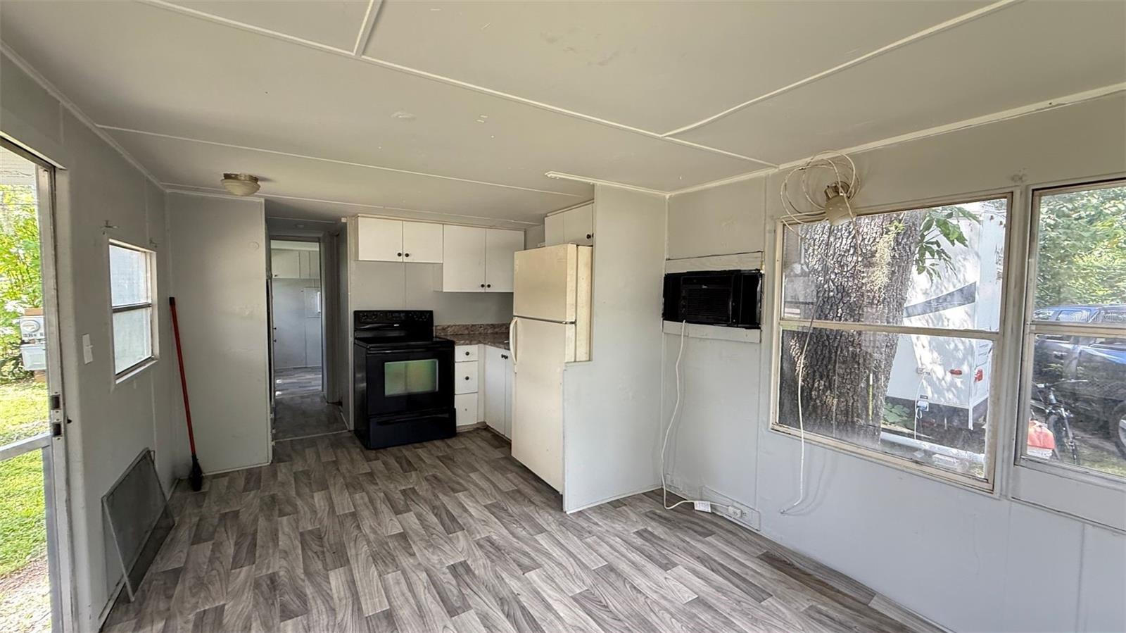 Image 21 of 35 For 4233 Gall Boulevard