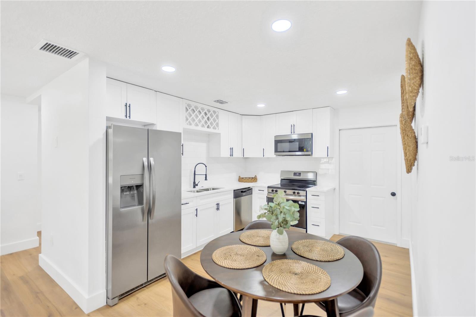 Image 12 of 28 For 617 Edenville Avenue