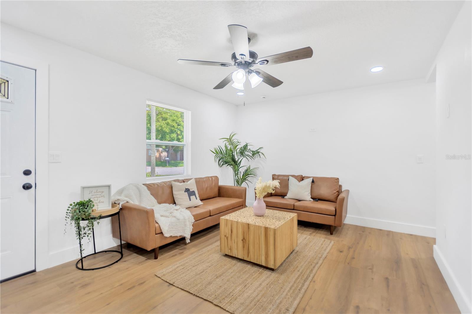 Image 14 of 28 For 617 Edenville Avenue