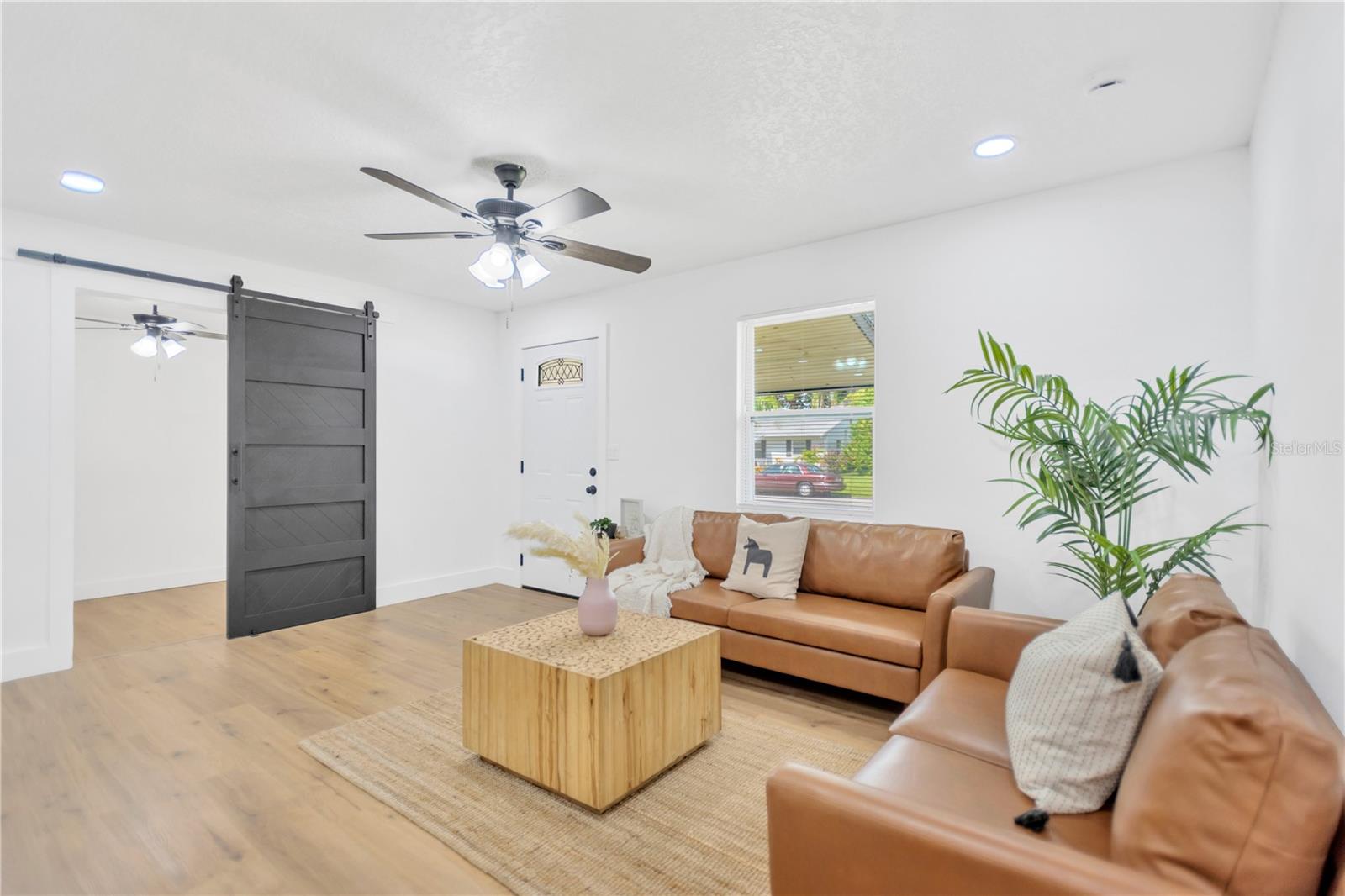 Image 16 of 28 For 617 Edenville Avenue