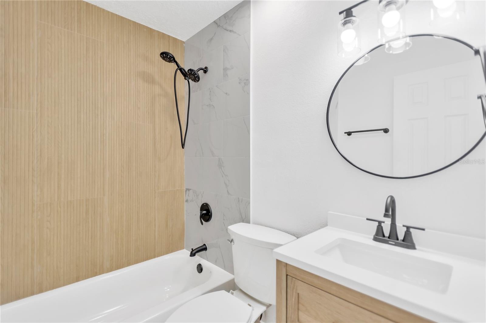 Image 22 of 28 For 617 Edenville Avenue