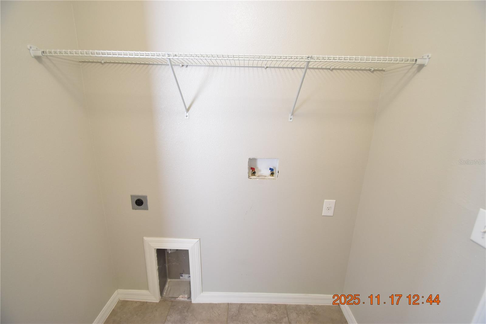 Image 16 of 36 For 10120 Carloway Hills Drive