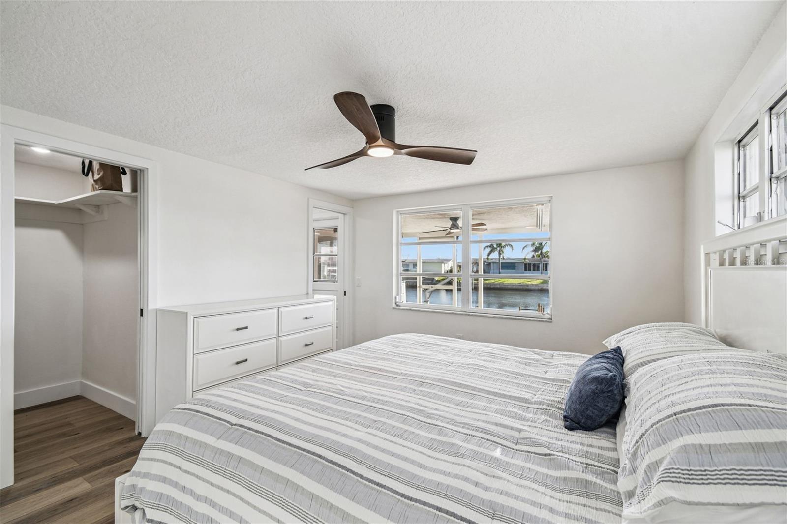 Image 11 of 100 For 12605 4th Isle